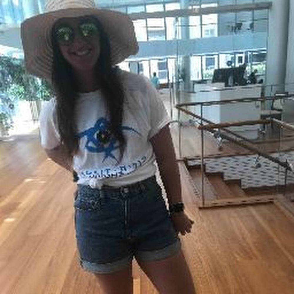 Meet your Posher, Shira
